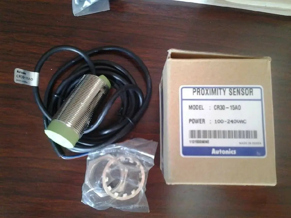 New  Autonics  proximity  switch CR30-15AO  CR30-15A0  free shipping