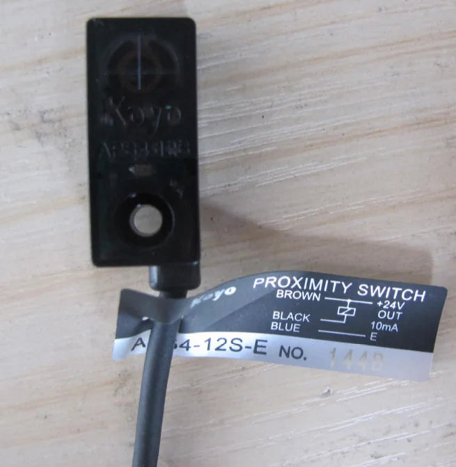 APS4-12S-E APS412SE 1PC New KOYO PROXIMITY SWITCH free shipping