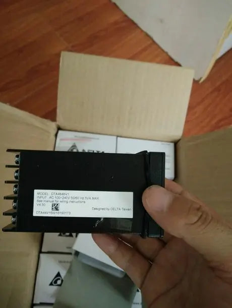 DTA4848V1 New in box Delta Temperature Controller free shipping