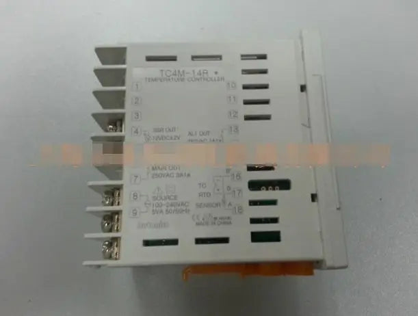 TC4M-14R TC4M 14R New in box AUTONICS thermostat free shipping