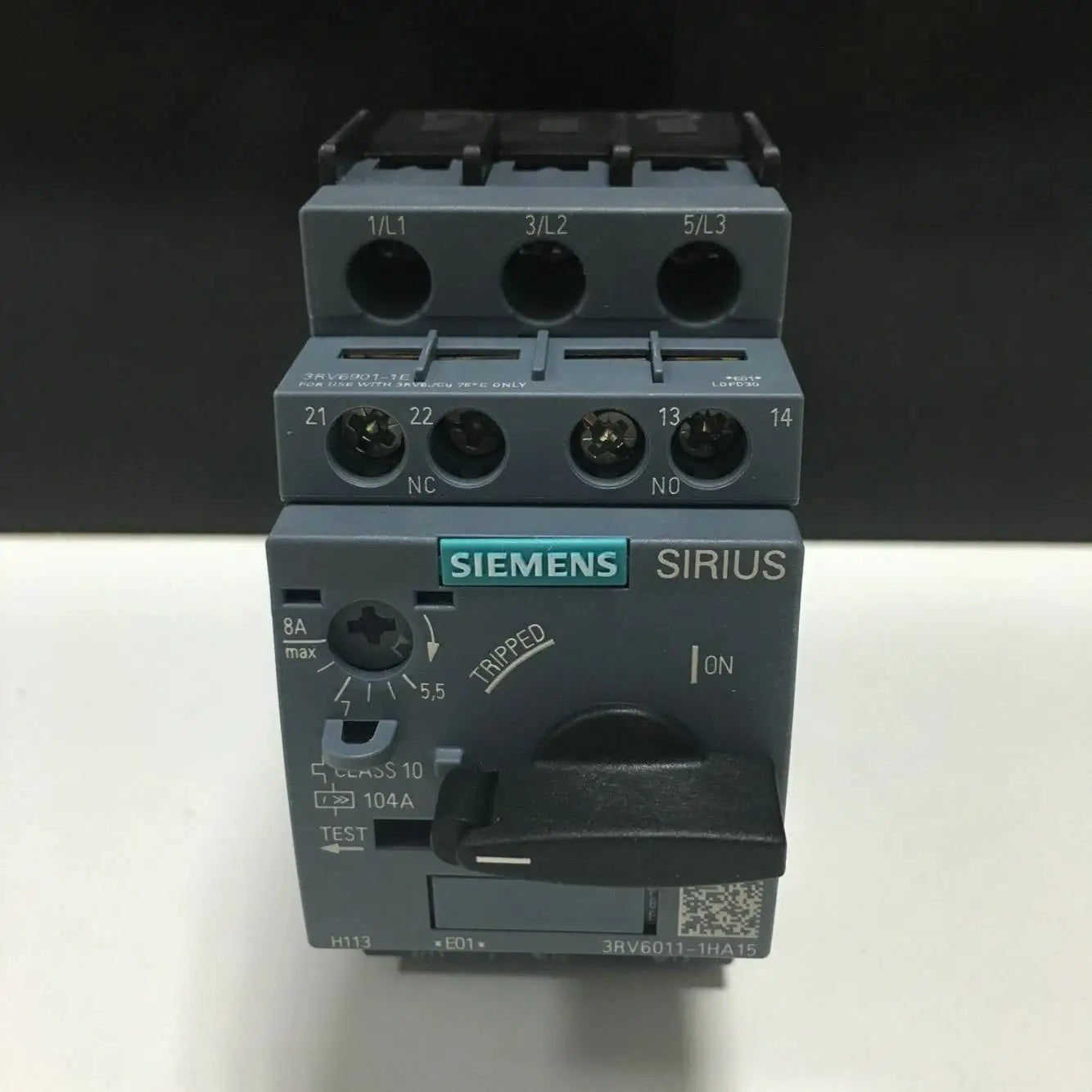 1pc      Siemens  3RV6011-1HA15  5.5-8A   circuit  breaker  free shipping