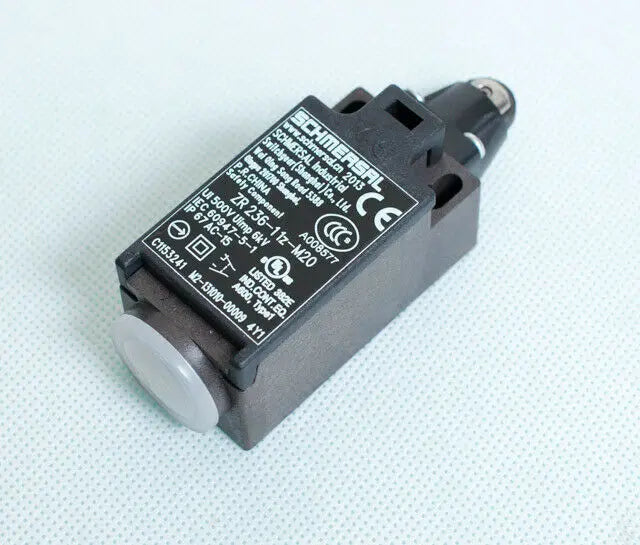 1PC NEW SCHMERSAL ZR 236-11Z-M20 free shipping