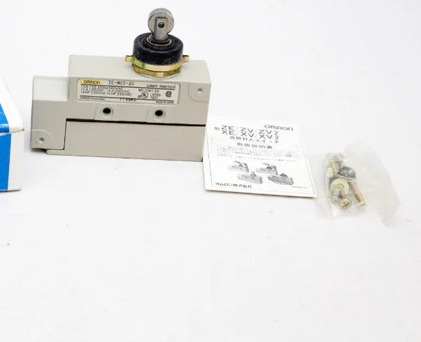 New  OMRON  ZE-N22-2S   Limit switch  free shipping