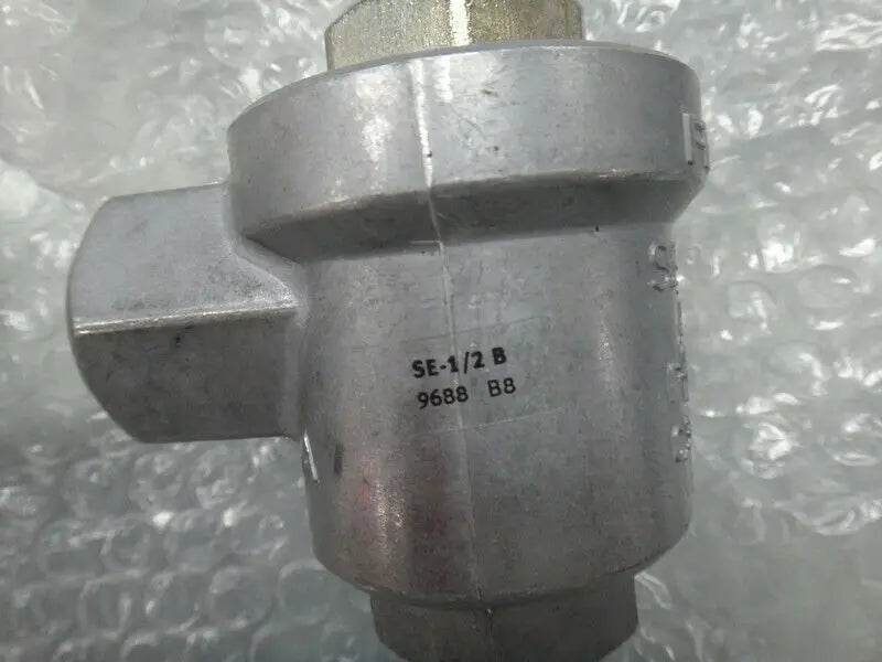 1PC   NEW    FESTO    SE-1/2-B   9688    free   shipping