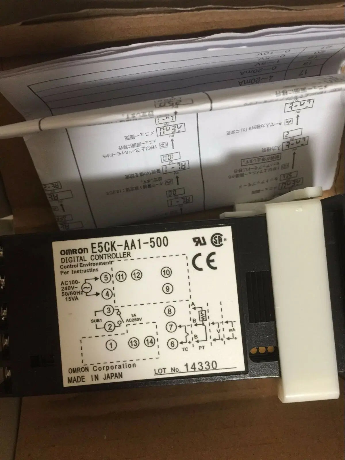NEW IN BOX OMRON E5CK-AA1-500
