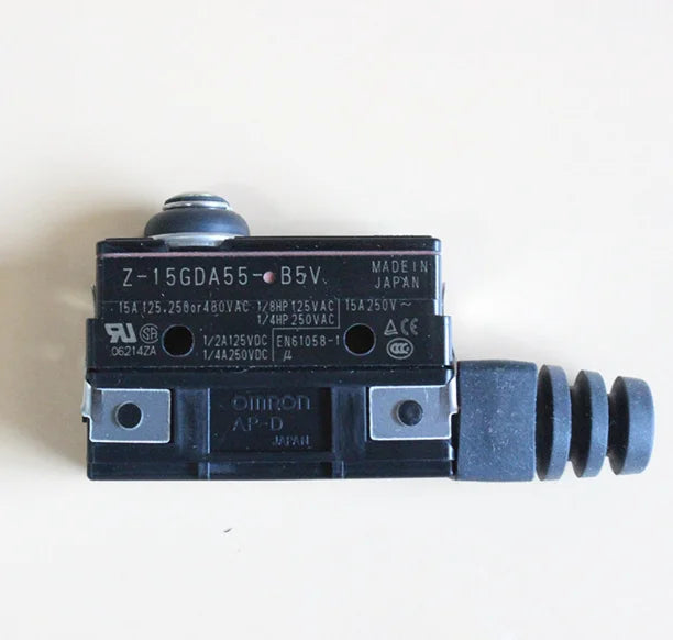 Z-15GDA55-B5V Z15GDA55B5V 1PCS New Omron Limit Switch free ship