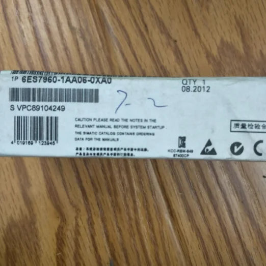 1PC  NEW  Siemenz 6ES7960-1AA06-0XA0 6ES7 960-1AA06-0XA0 free  shipping