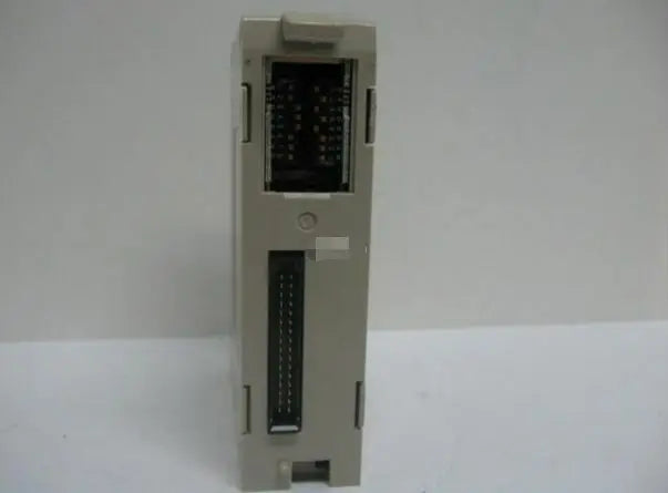 1pcs NEW IN BOX OMRON C200H-ASC02 C200H ASC02 free shipping