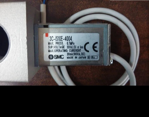 New SMC 3C-IS10E-4004 Pressure switch free shipping