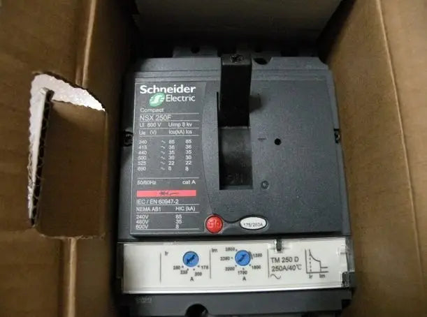 LV431630 New in box Schneider/Merlin Gerin Circuit Breaker free shipping