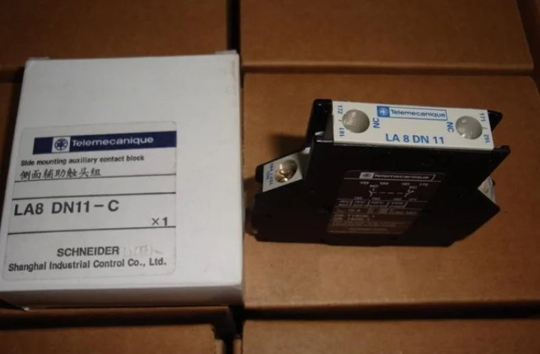 LA8 DN11 20 02C 1PC NEW Schneider