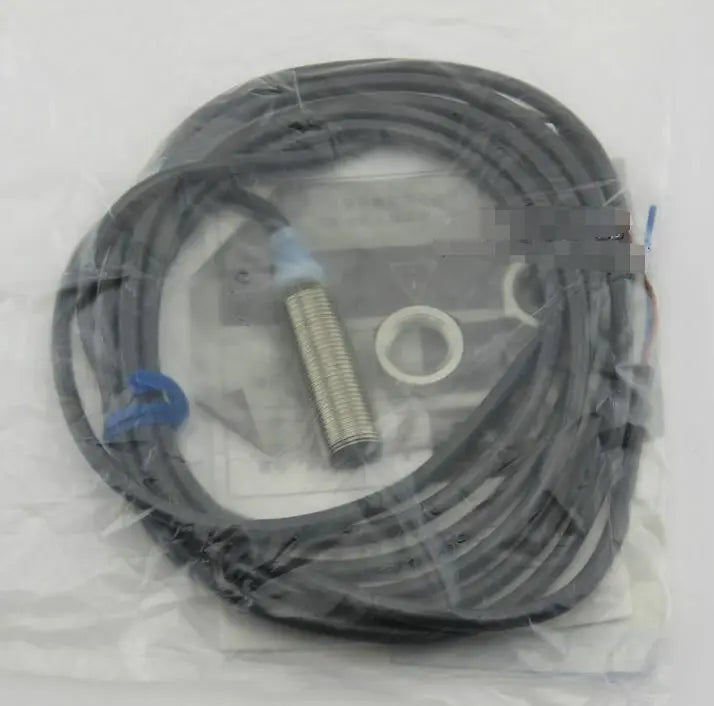 E2A-M12KS04-WP-D1 E2AM12KS04WPD1 New Omron New in box free shipping