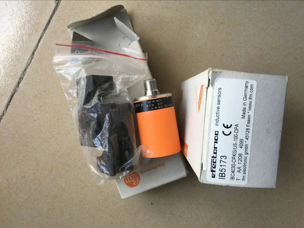 New  IFM  IB5173  Proximity switch  free shipping