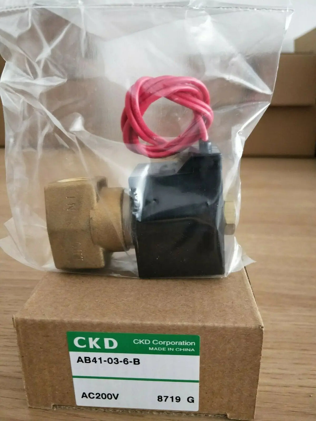 1PC  NEW  CKD  AB41-03-6-B-AC220V  AB41-03-6-B  AC220V  free  shipping