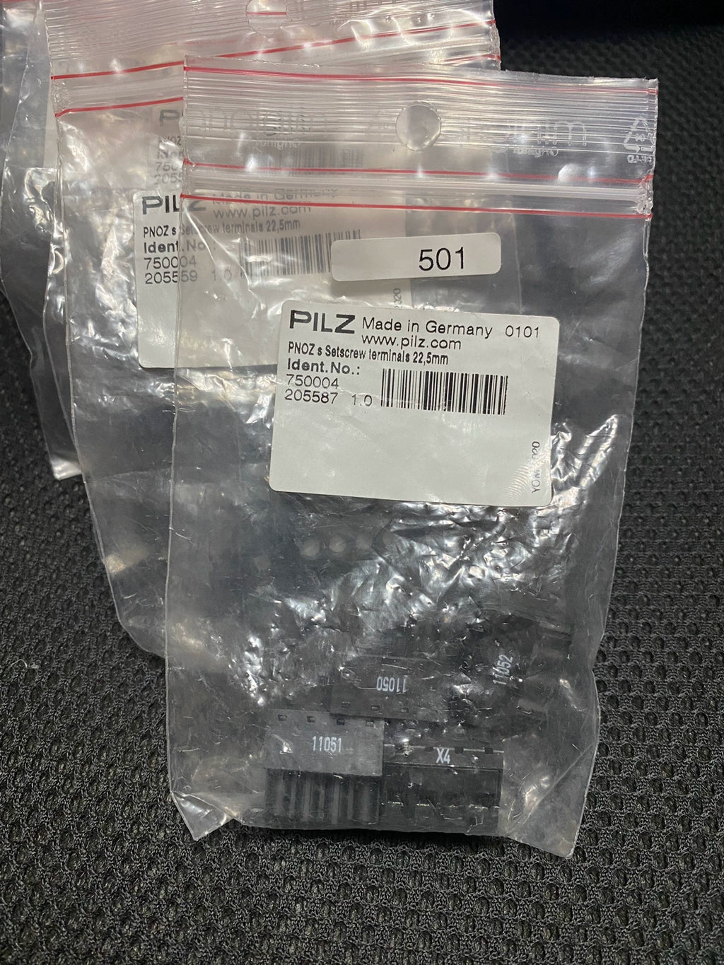 1pc new  Pilz 750004