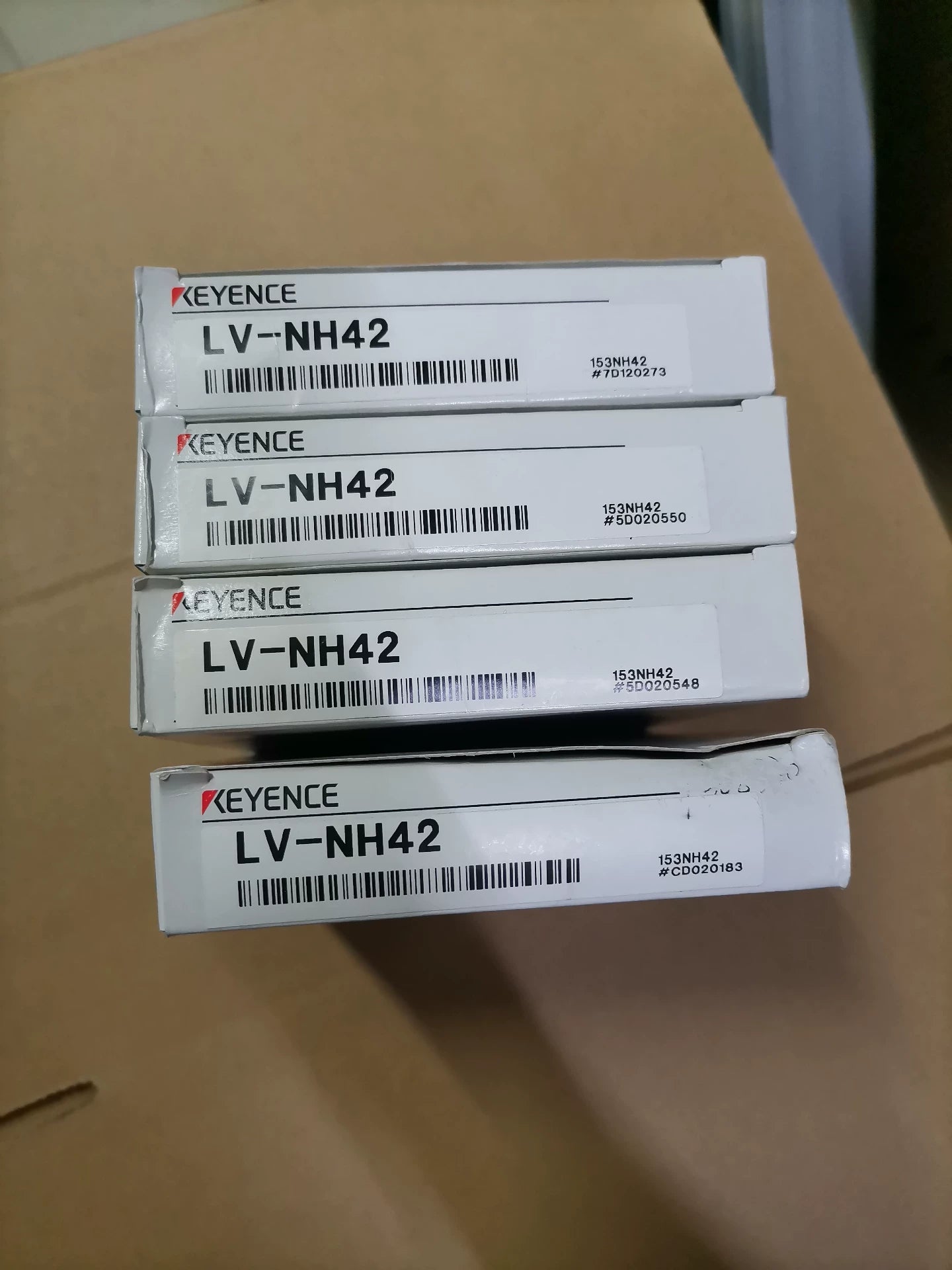 1pc New   KEYENCE LV-NH42