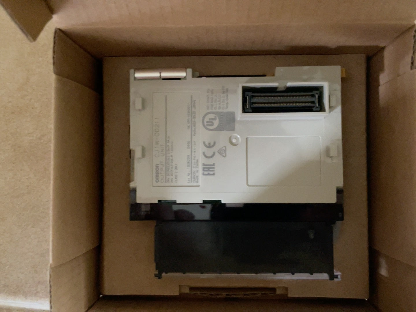 1pc new for Omron CJ1W-OD211