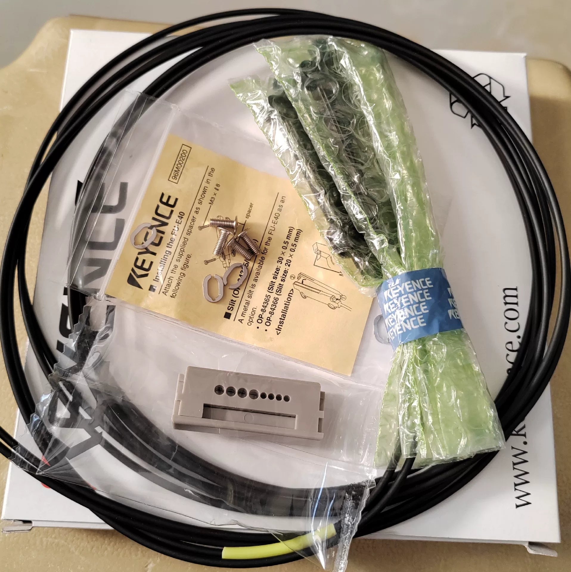 1pc New   KEYENCE FU-E40