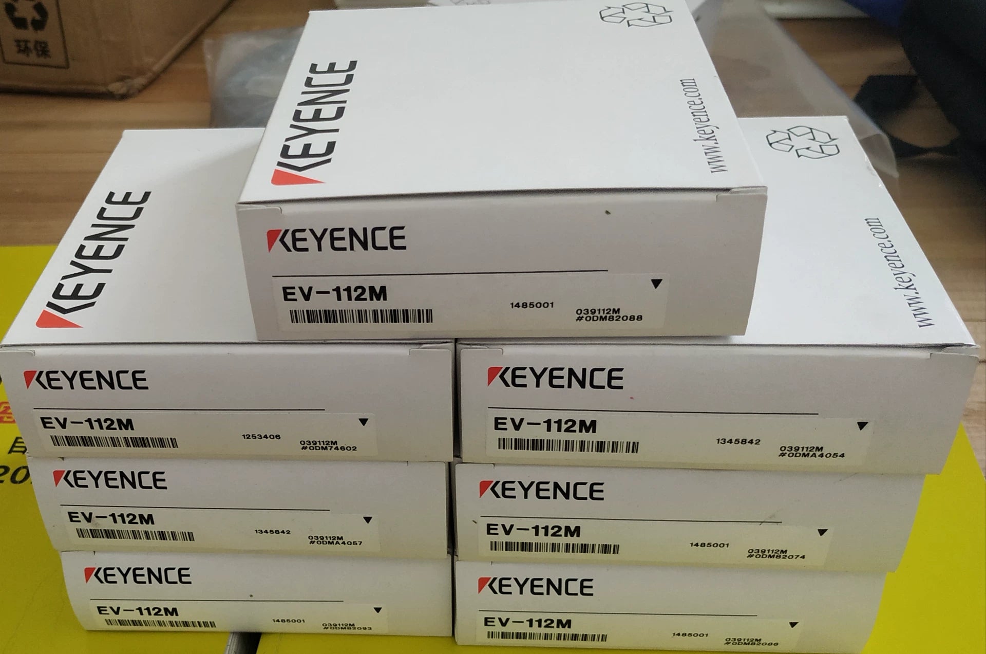 1pc New   KEYENCE EV-112M