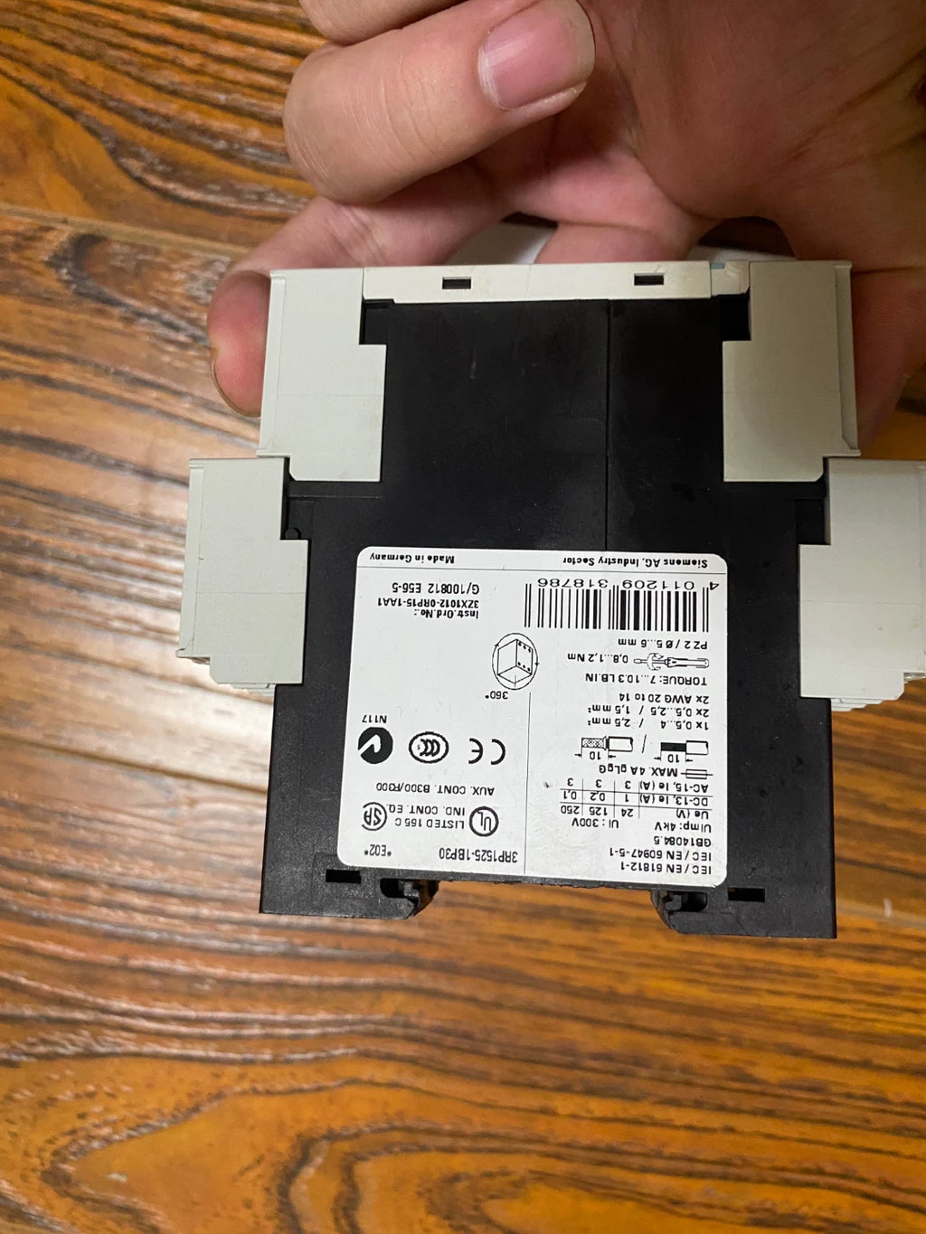 1pc new  SIEMENS 3RP1525-1BP30