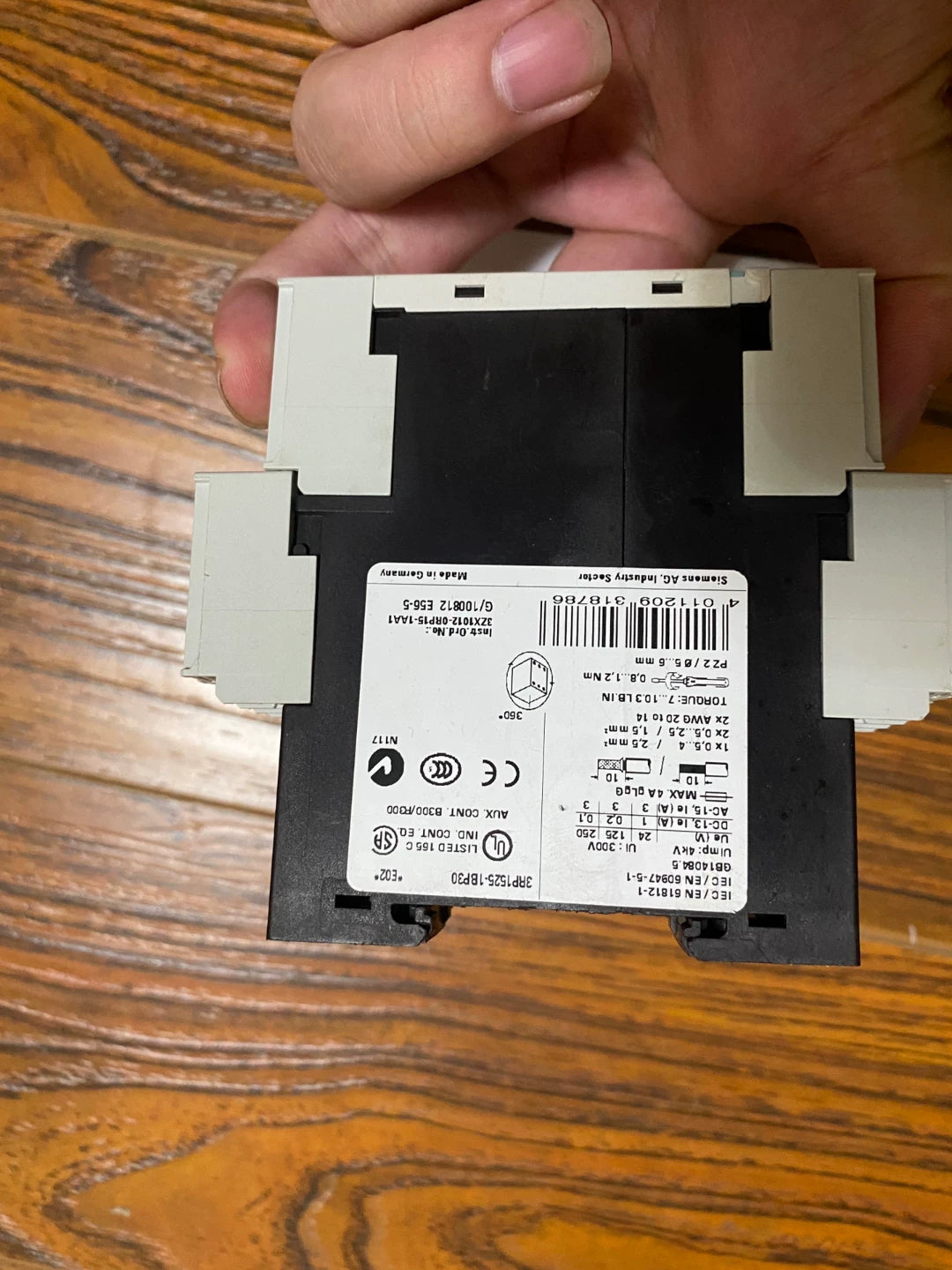 1pc new  SIEMENS 3RP1525-1BP30