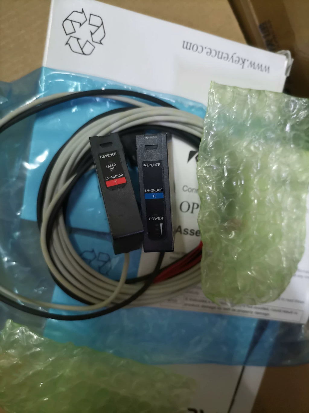1pc New   KEYENCE LV-NH300