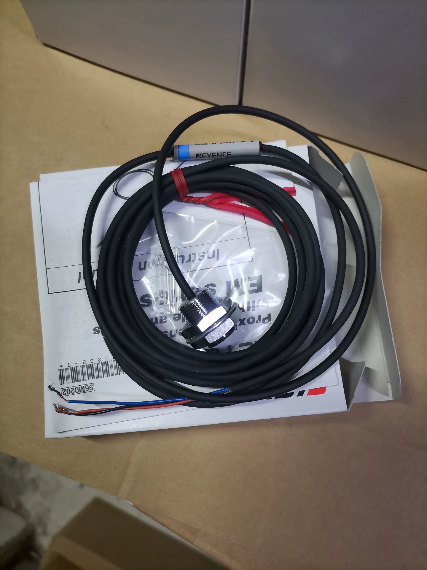 1pc New   KEYENCE EM-014