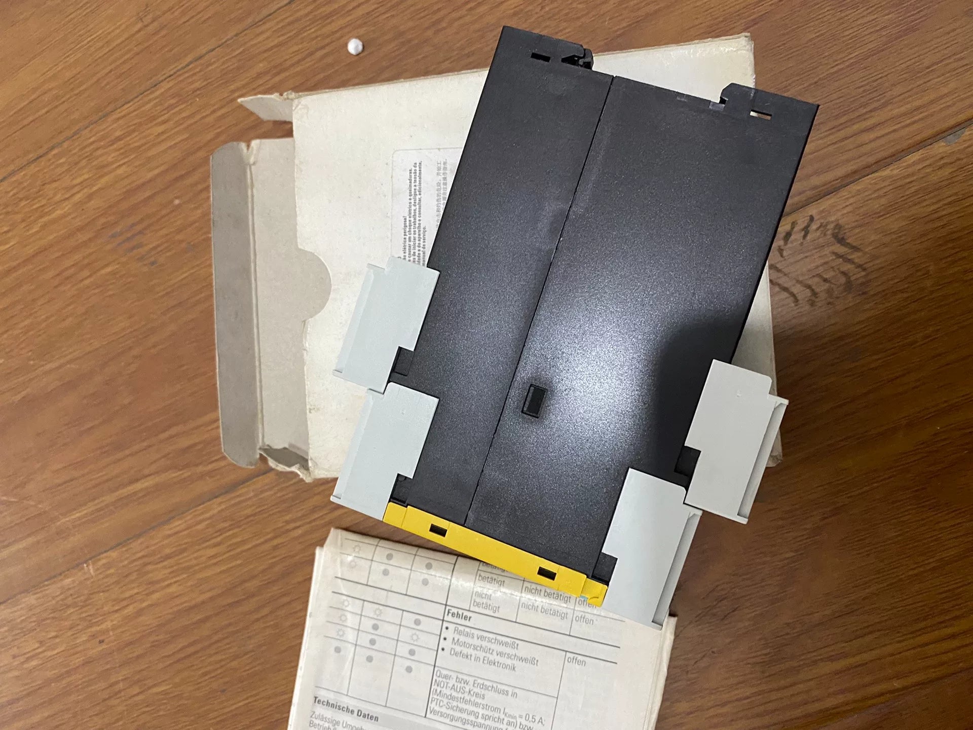 1pc new  SIEMENS 3TK2821-1CB30