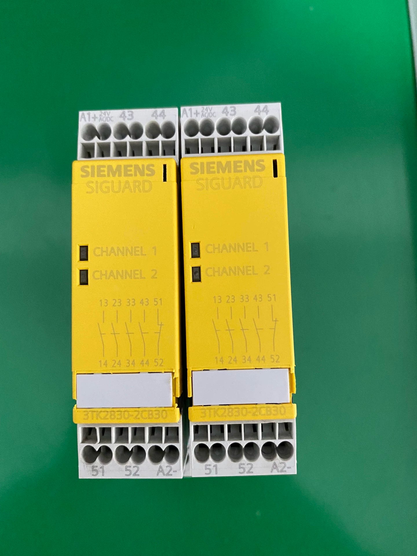 1pc new  SIEMENS 3TK2830-2CB30