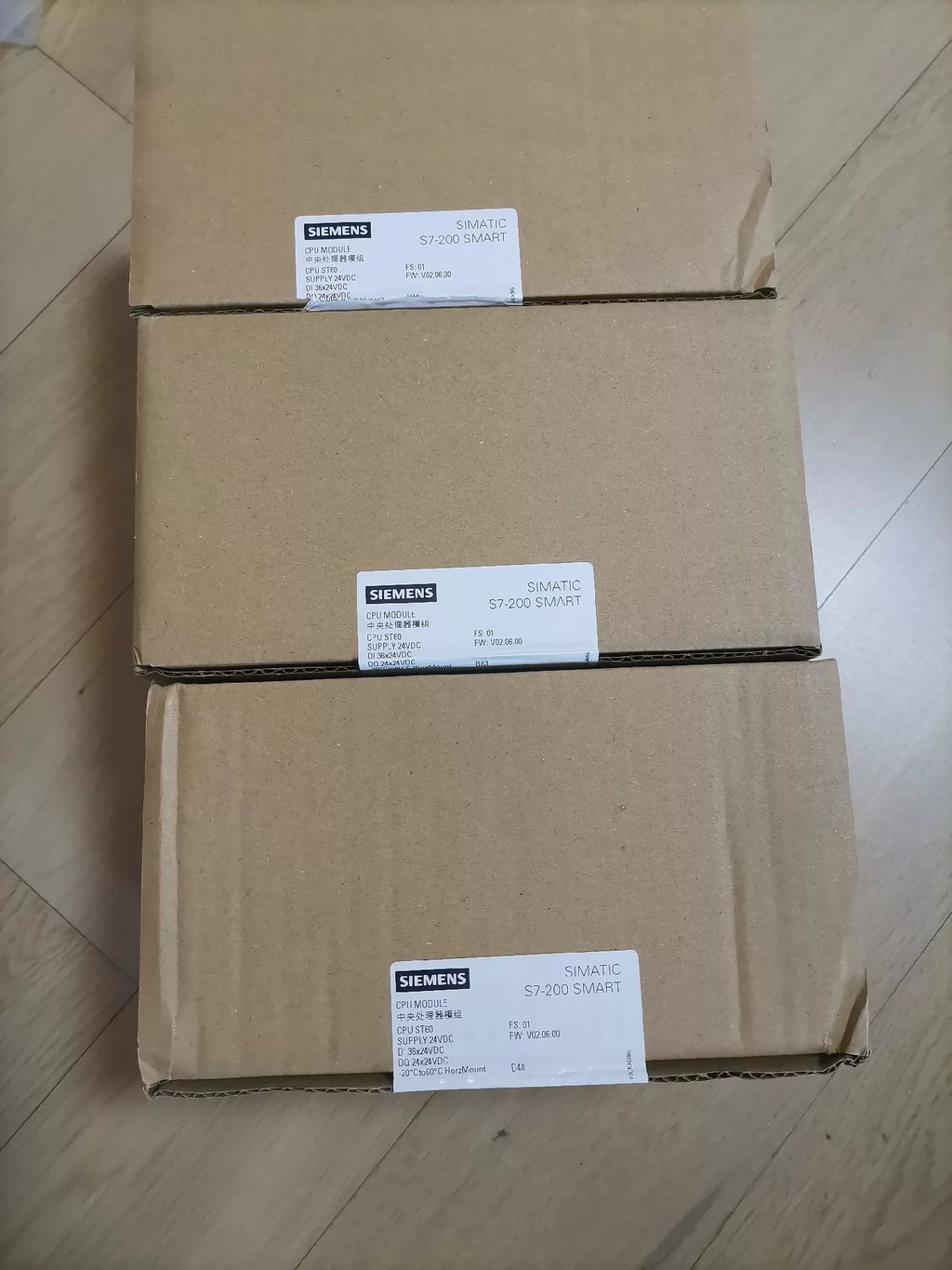 1pc New   SIEMENS 6ES7 288-1ST60-0AA1