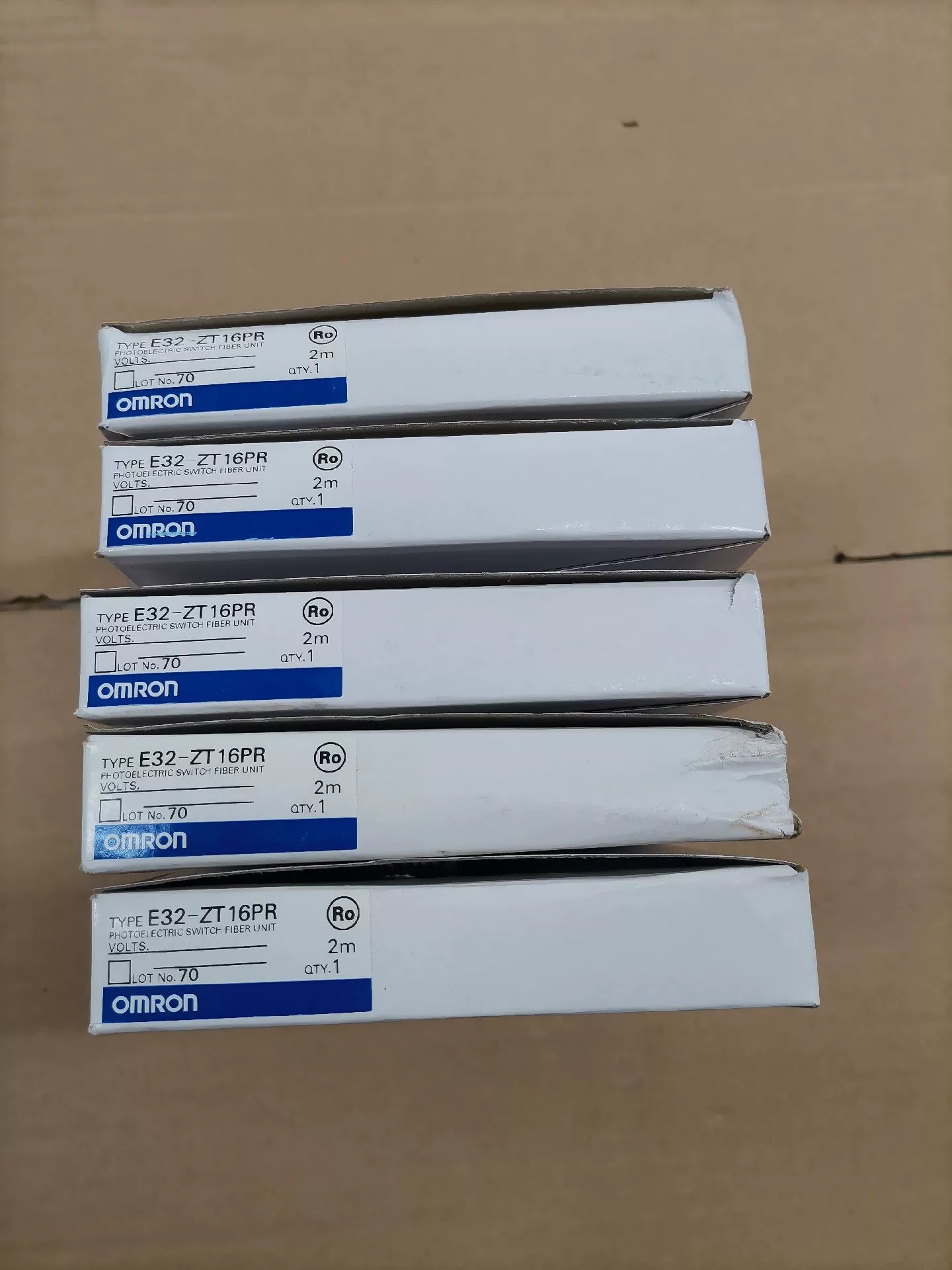1pc New   Omron E32-ZT16PR