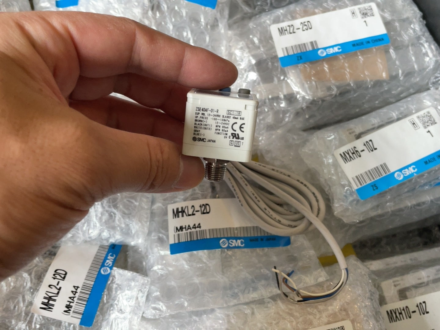 1pc new for SMC ZSE40AF-01-R