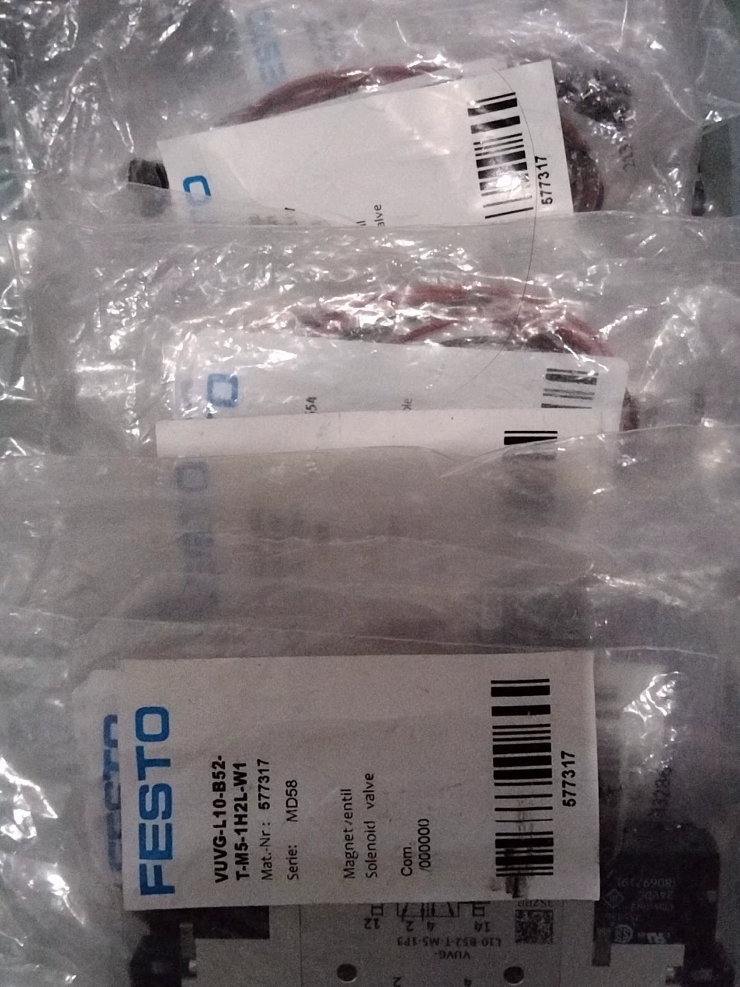 1pc new  Festo  VUVG-L10-B52-T-M5-1H2L-W1