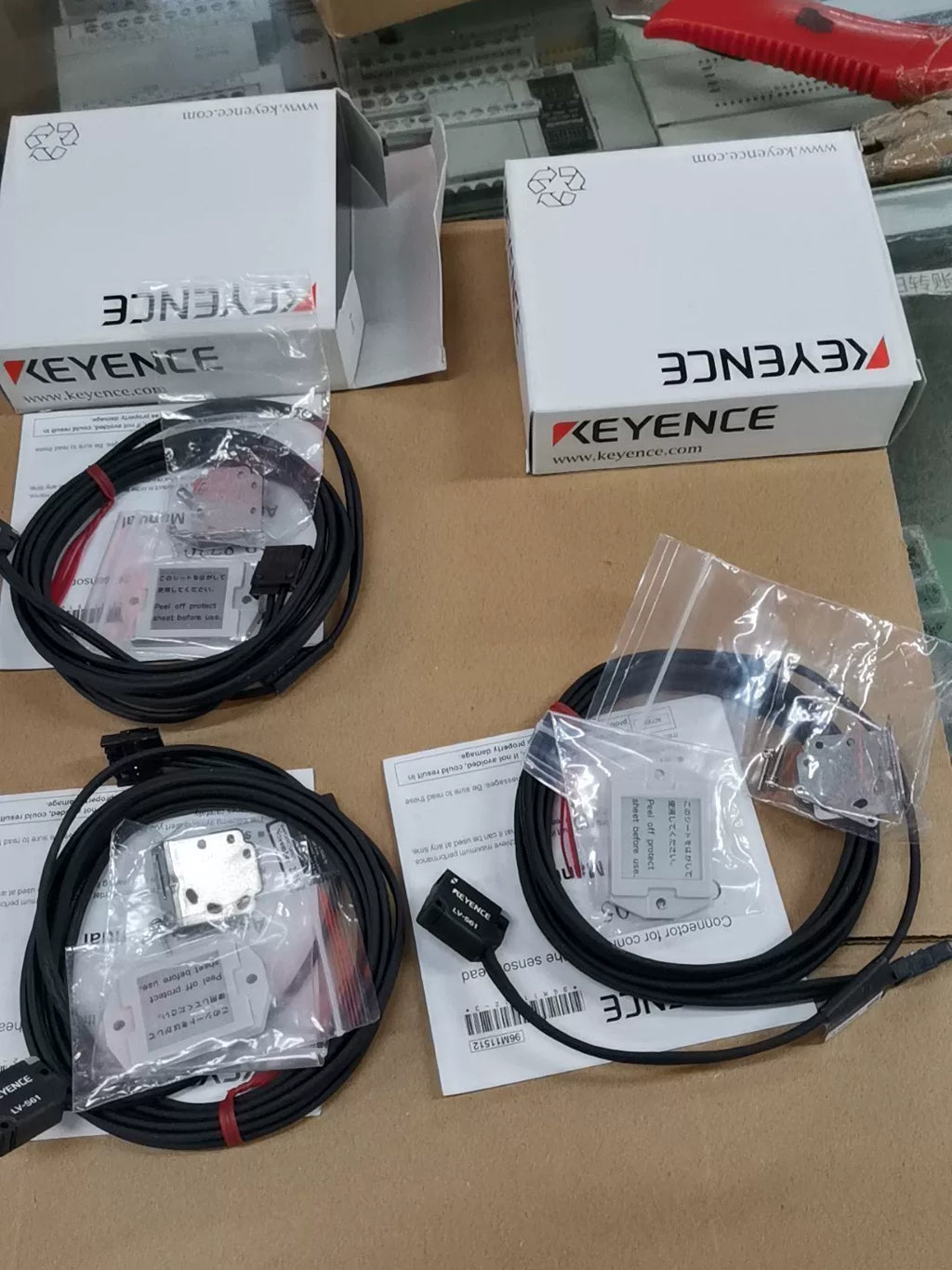 1pc New   KEYENCE LV-S61