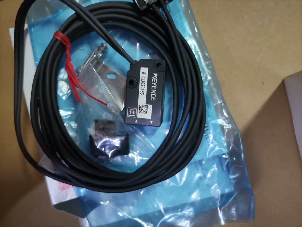 1pc New   KEYENCE LV-NH42