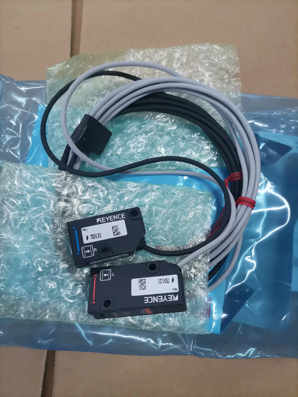 1pc New   KEYENCE LV-NH100