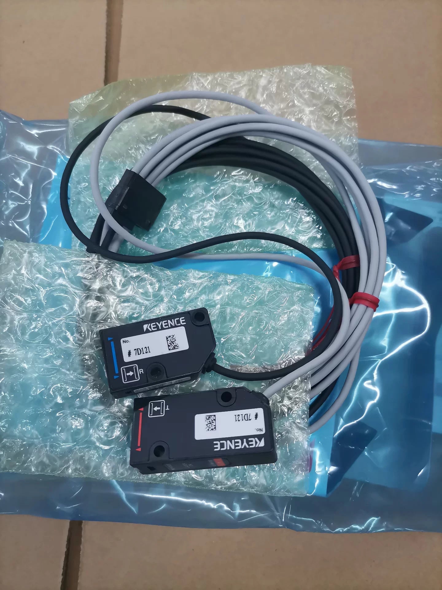 1pc New   KEYENCE LV-NH100