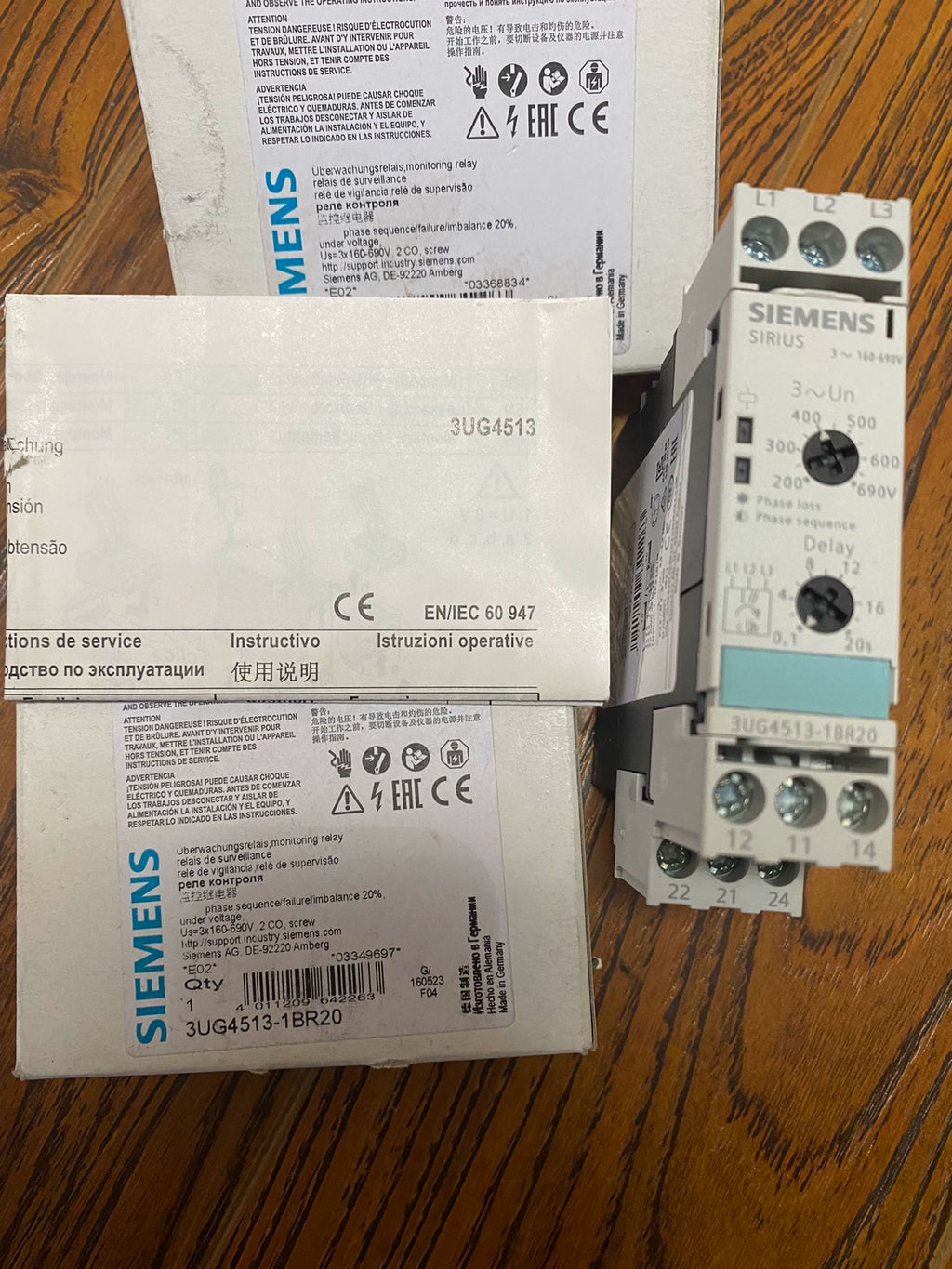 1pc new  SIEMENS 3UG4513-1BR20