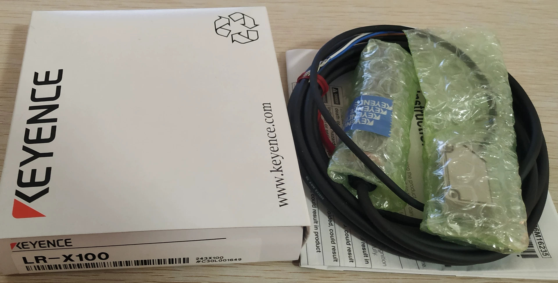 1pc New   KEYENCE LR-X100