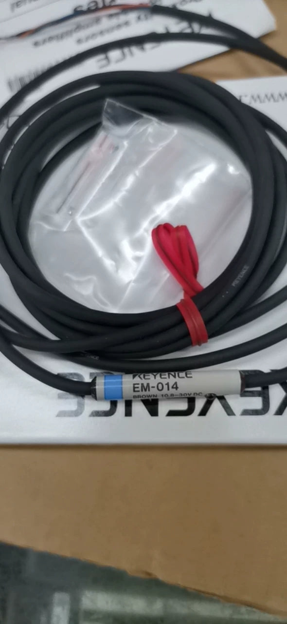 1pc New   KEYENCE EM-014