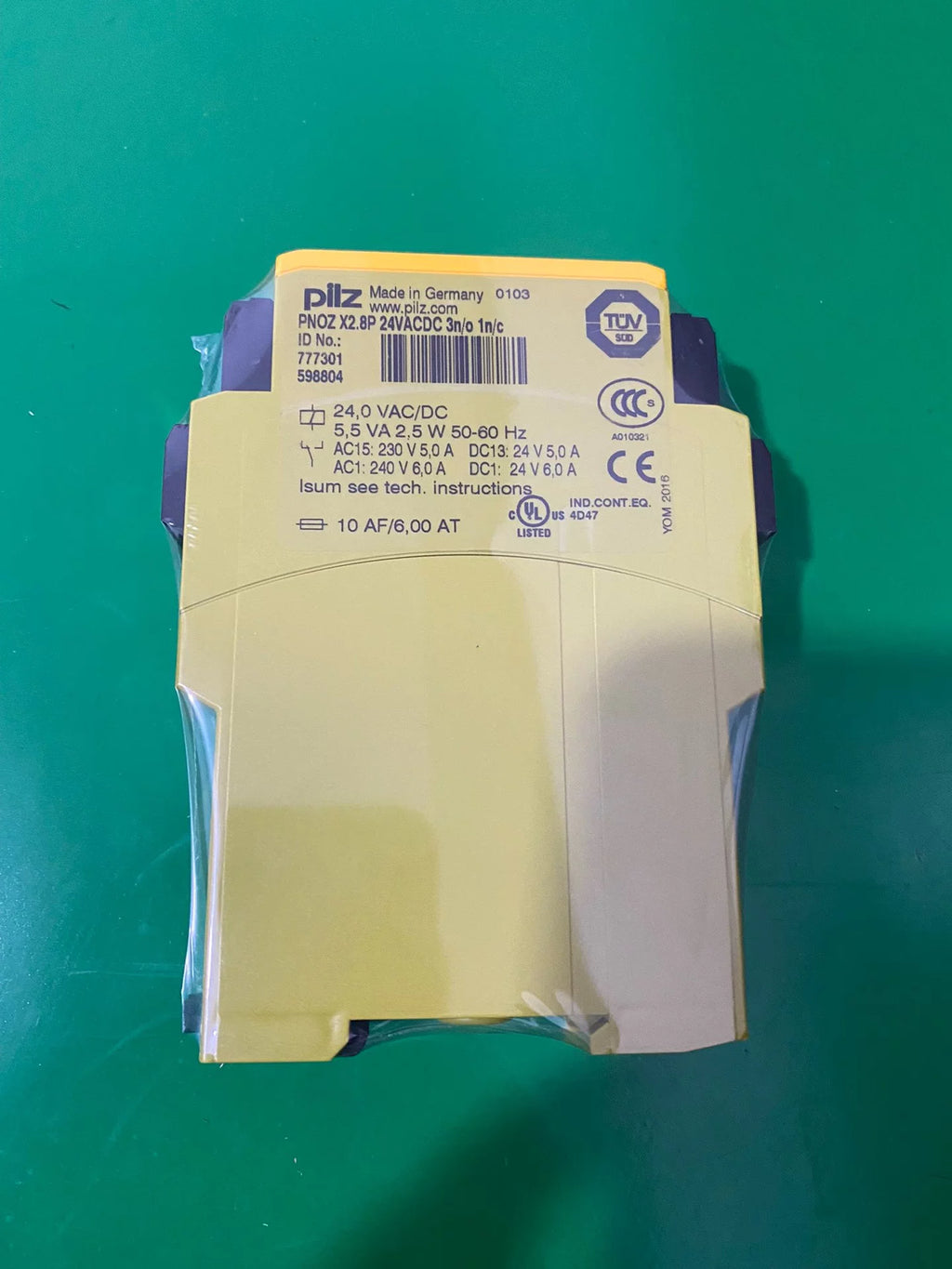 1pc new  PILZ PNOZ X2.8P  777301