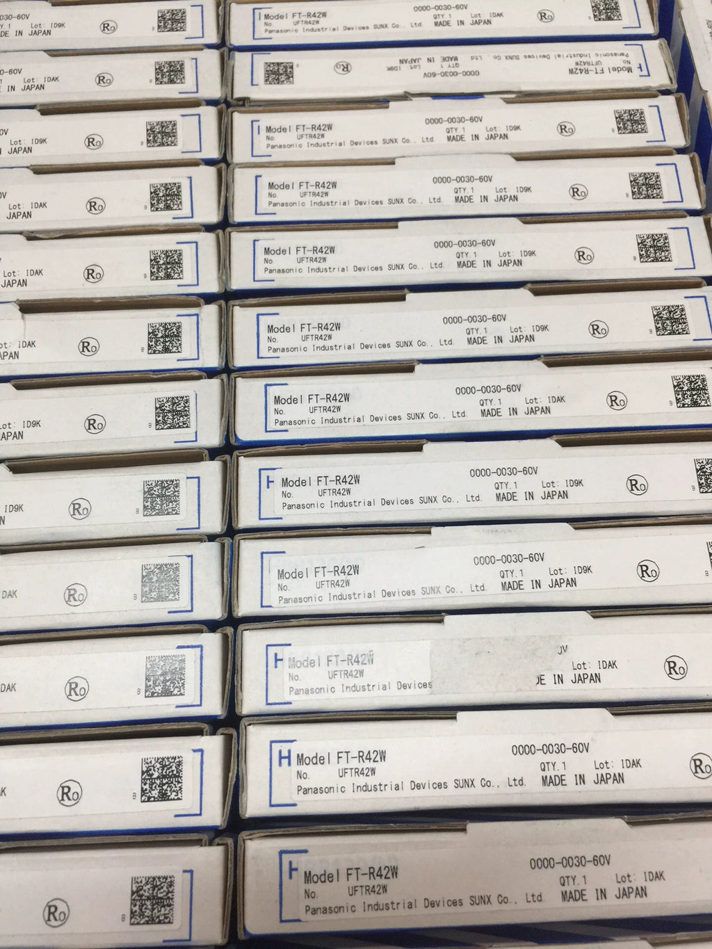 1pc New   Panasonic FT-R42W
