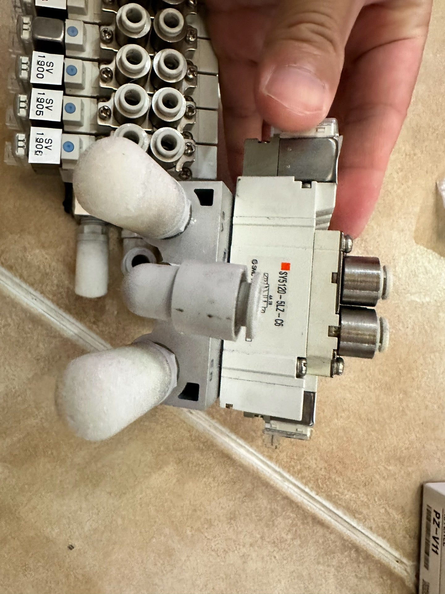 1pc new for SMC SY5220-5LZD-C6