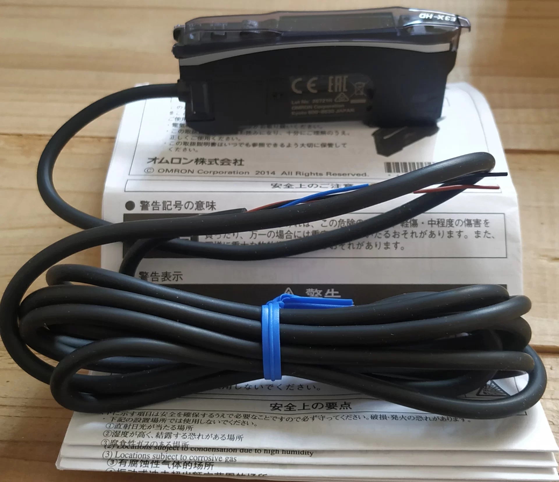 1pc New   Omron E3X-HD44