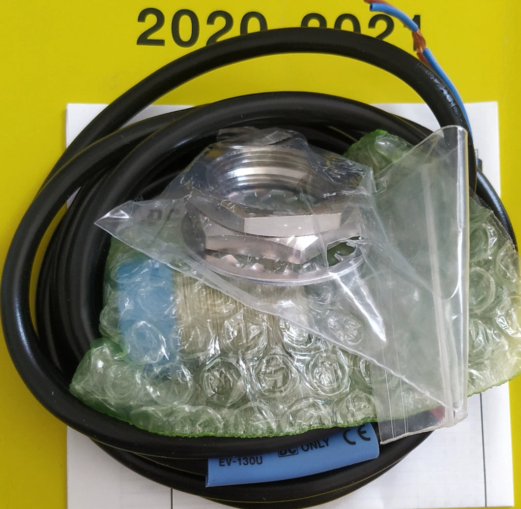 1pc New   KEYENCE EV-130U