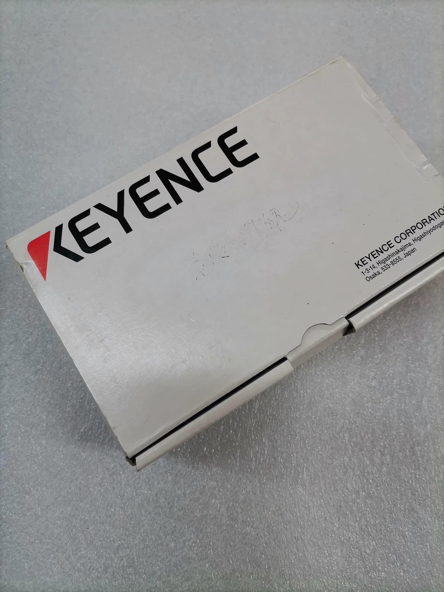 1pc New   KEYENCE LR-TB2000C