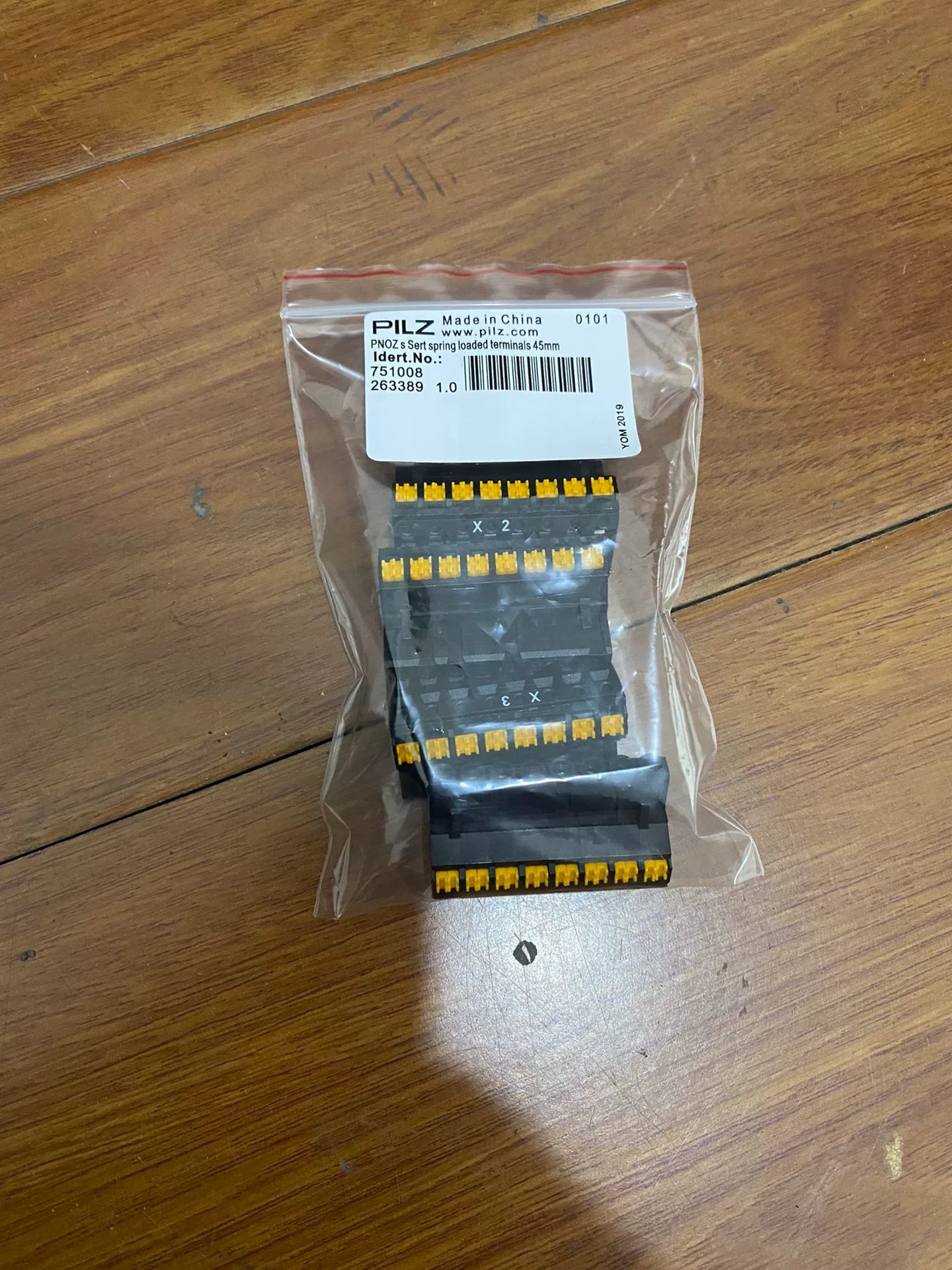 1pc new  Pilz 751008