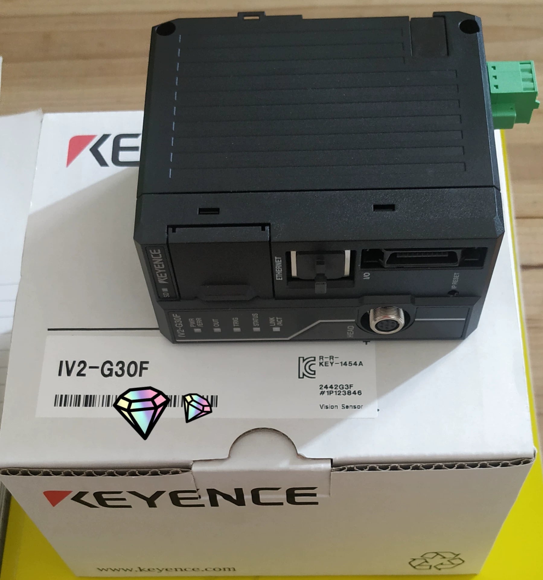 1pc New   KEYENCE IV2-G30F