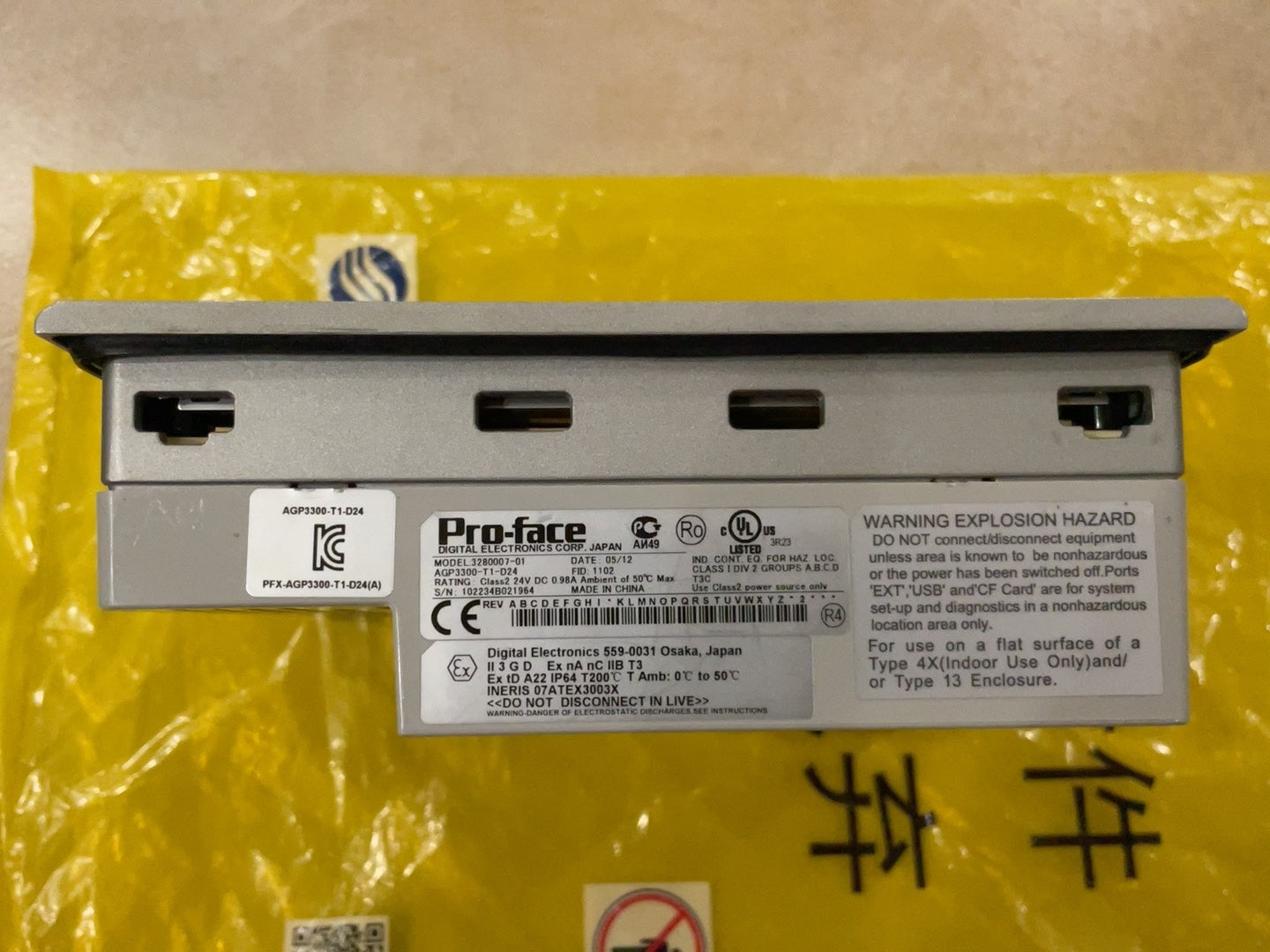 1pc new for PROFACE AGP3300-T1-D24