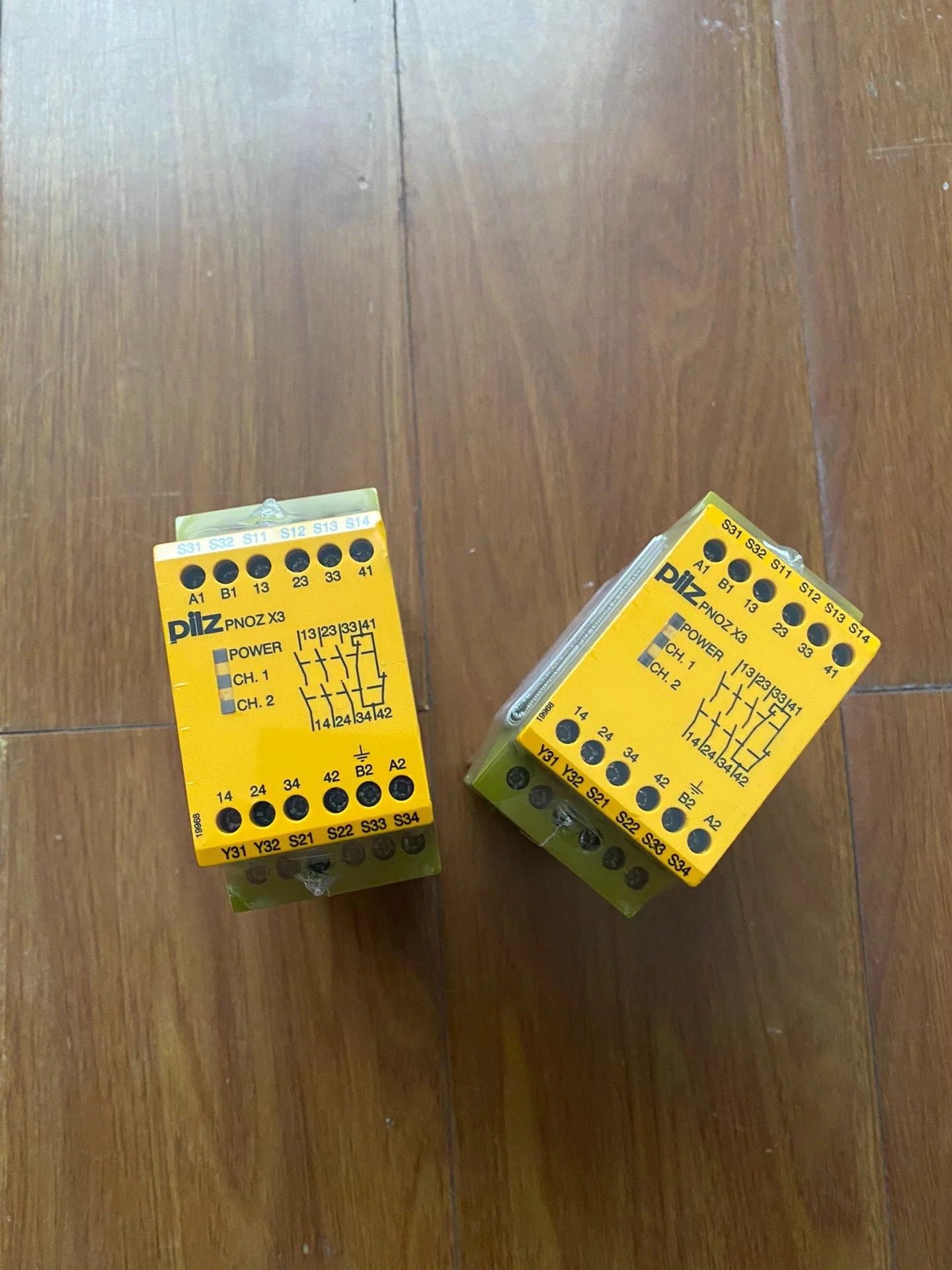 1pc new  PILZ PNOZ X3 774310